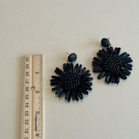 Boho Black Floral Earrings N1452 - Picture 4 of 5